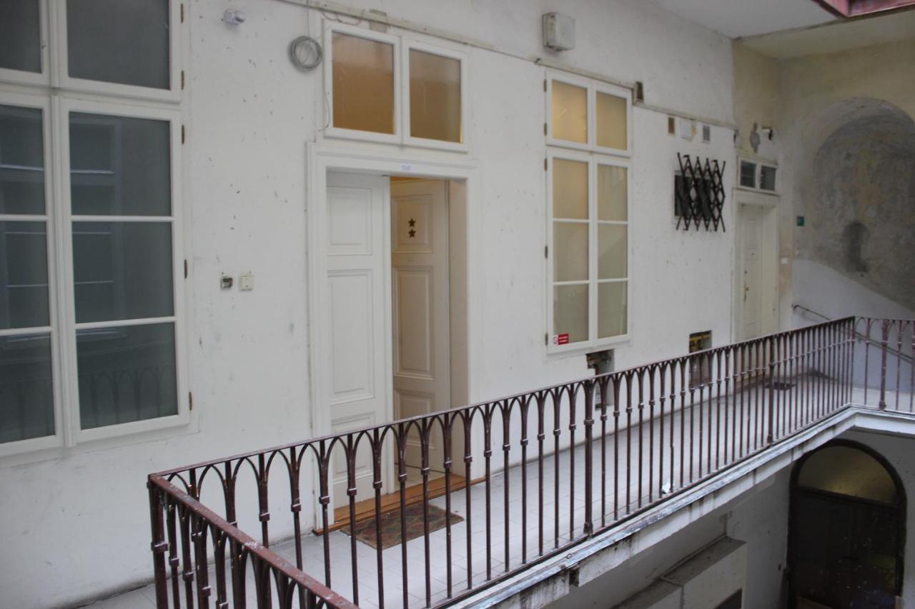 Michalska Apartment Прага Экстерьер фото