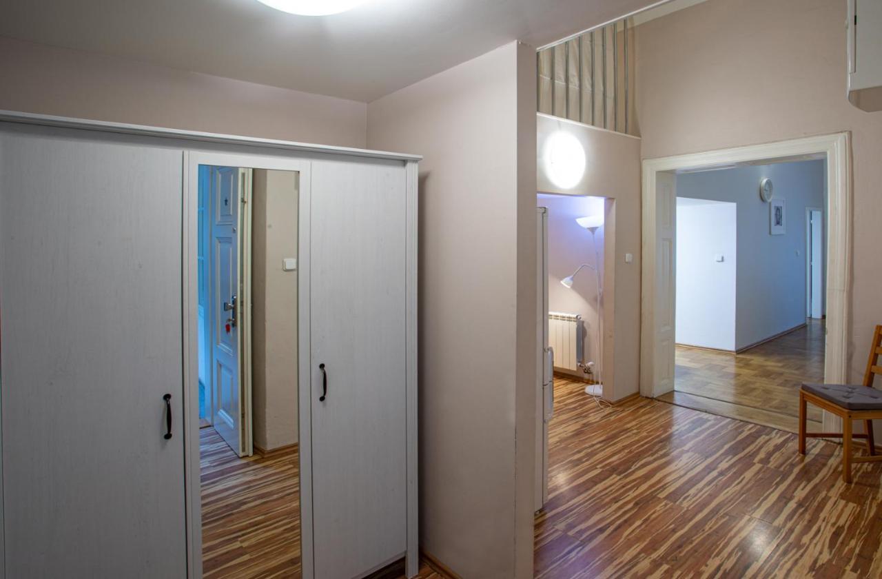 Michalska Apartment Прага Экстерьер фото
